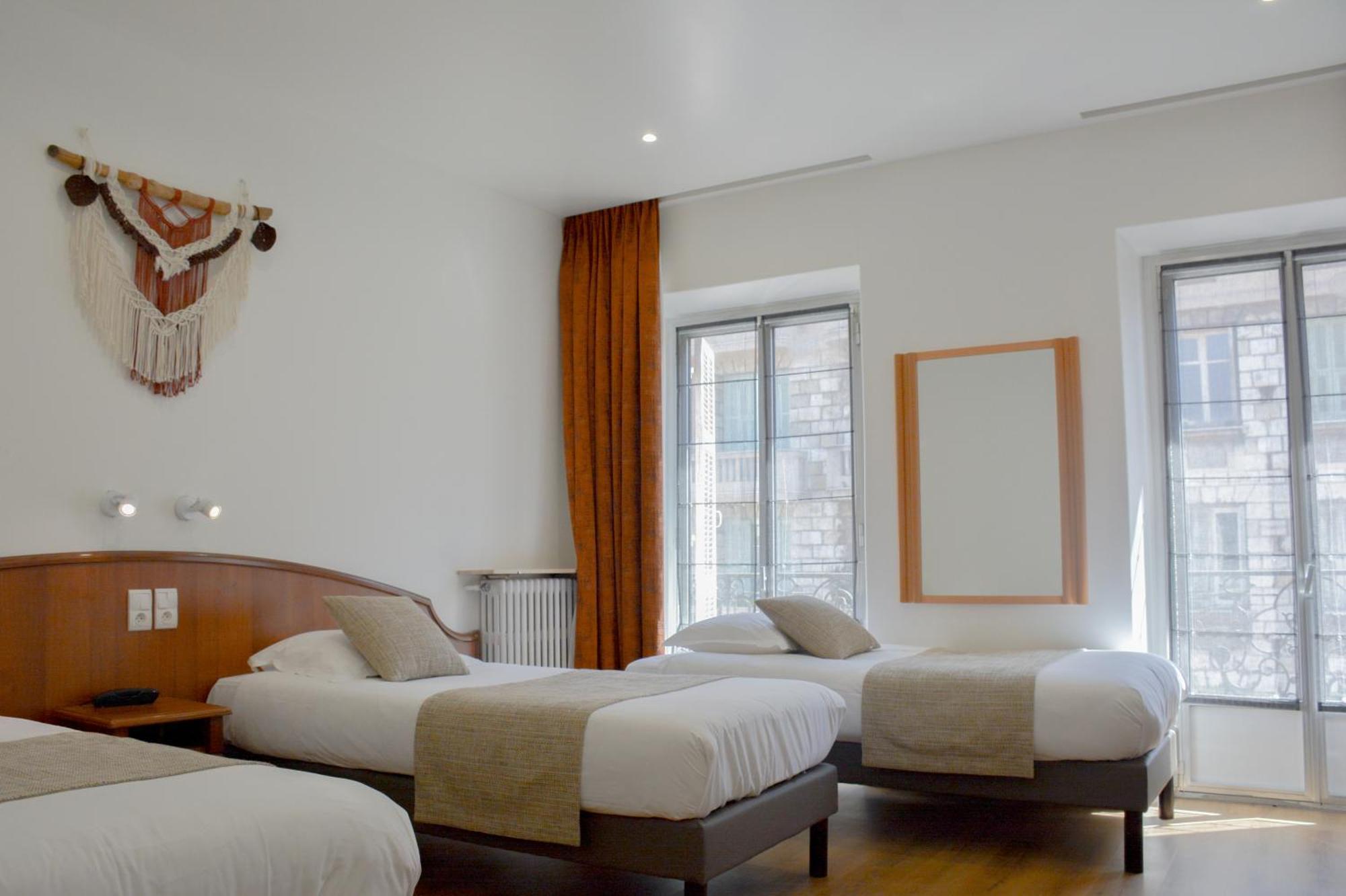 Hotel Busby Nizza