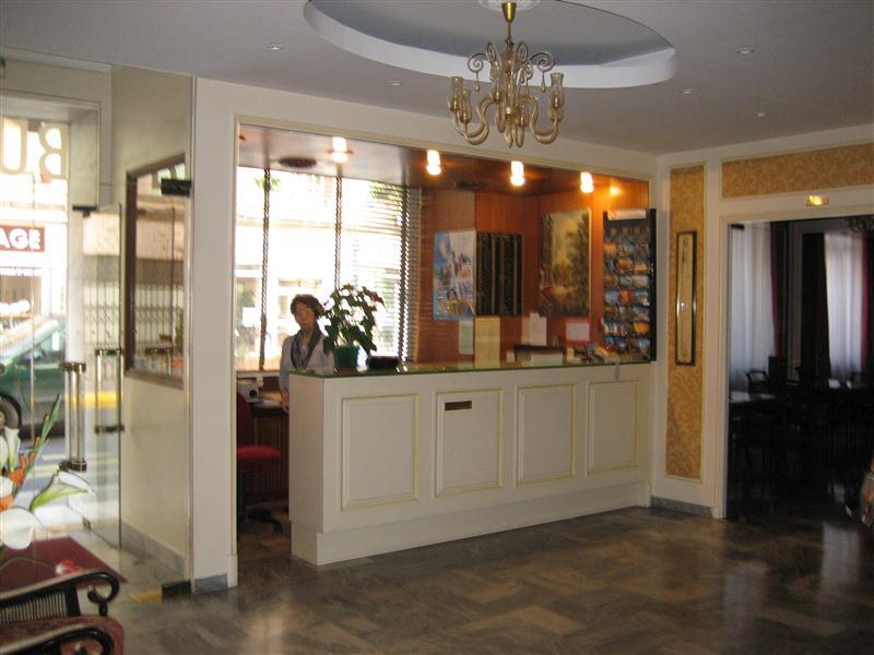 Hotel Busby 3*