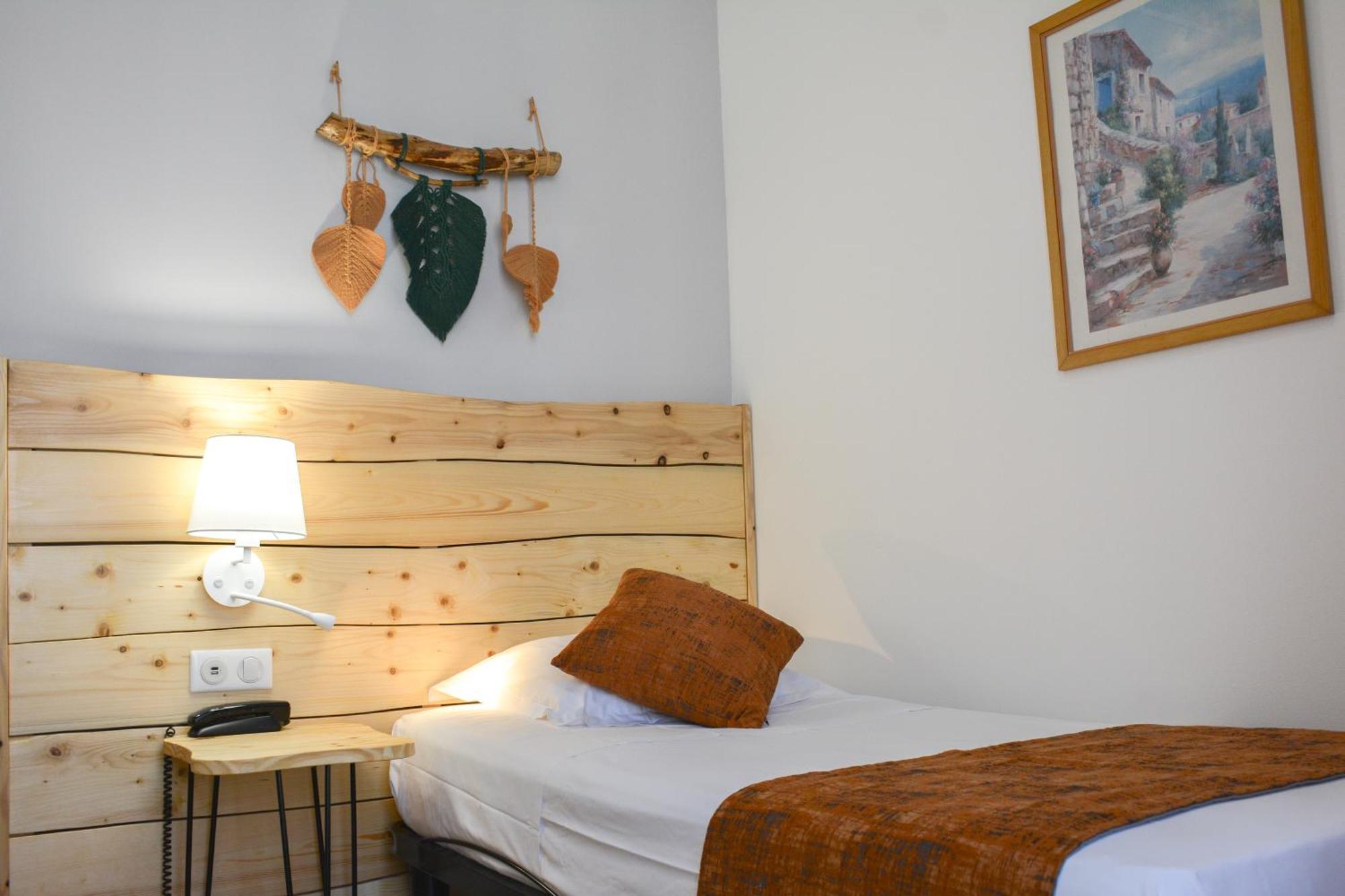 Hotel Busby 3*